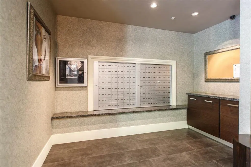 Photo 3 of 17 at #301 – 2959 Glen Drive