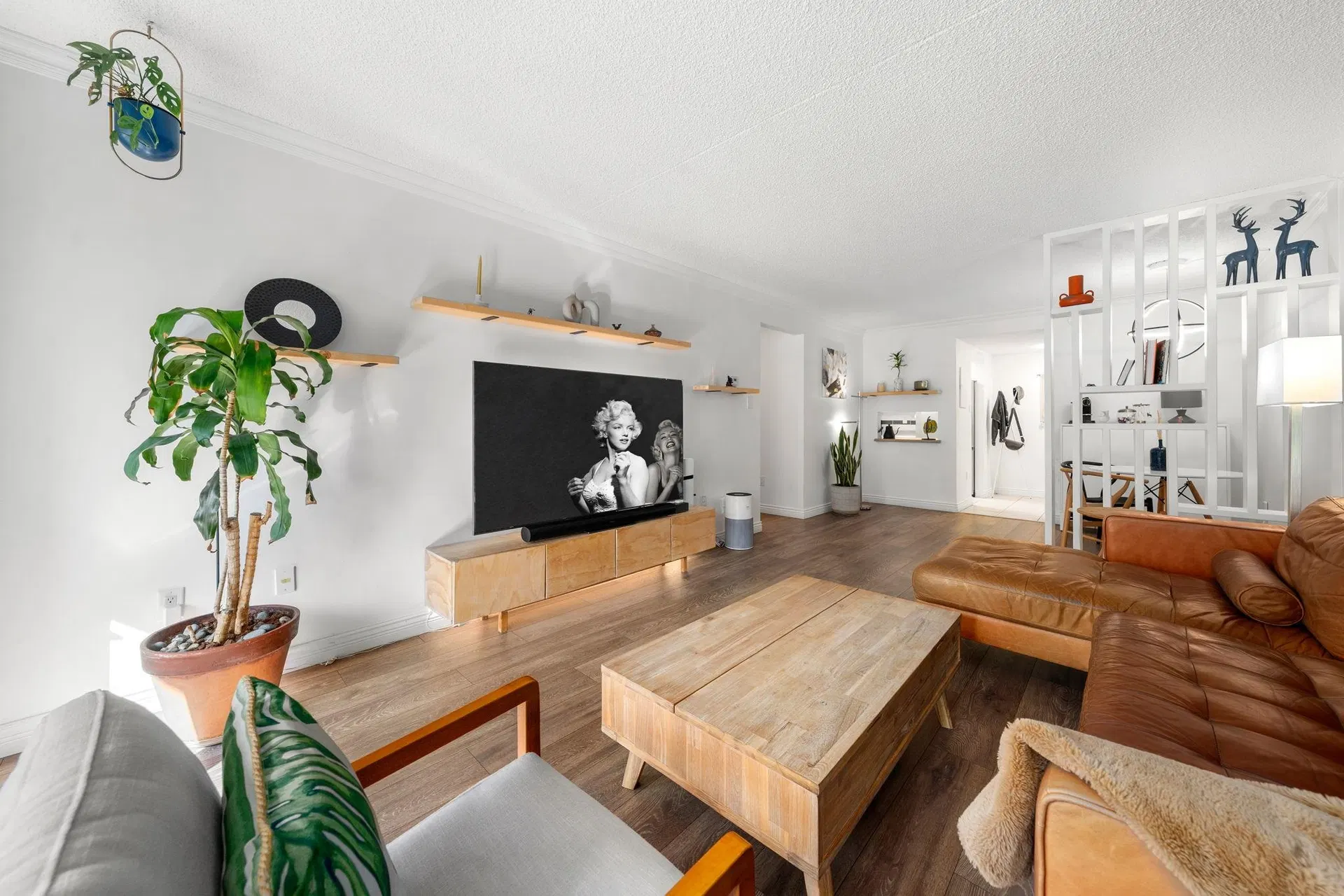 #308 – 6595 Willingdon Avenue