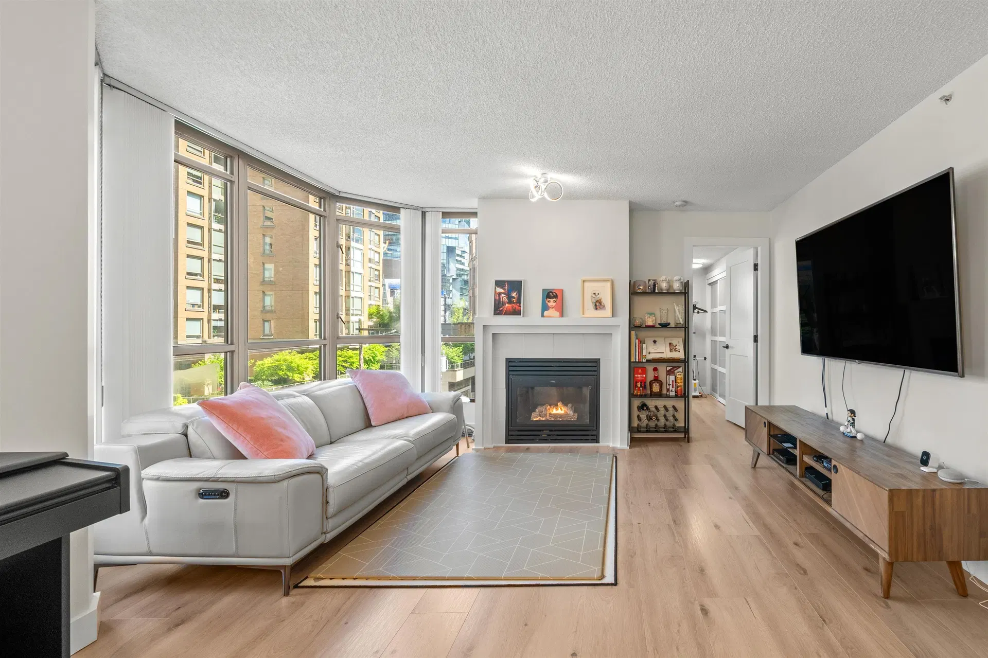 Photo 1 of 29 at #706 – 867 Hamilton Street