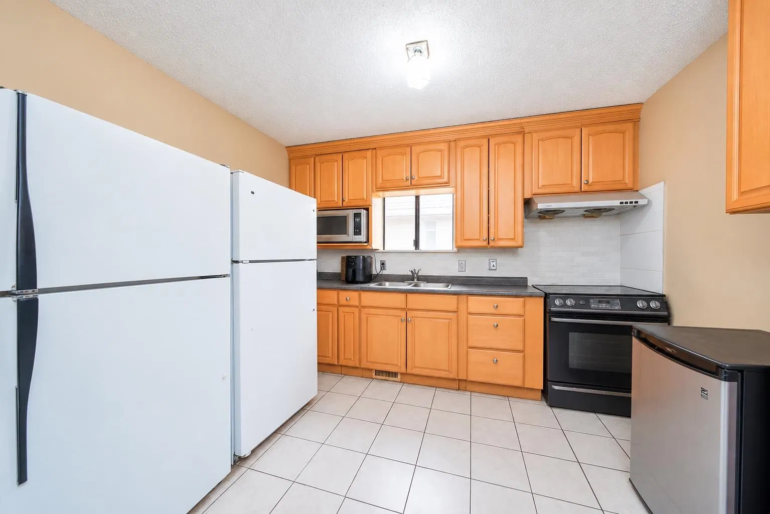 Photo 2 of 26 at 4940 Killarney Street