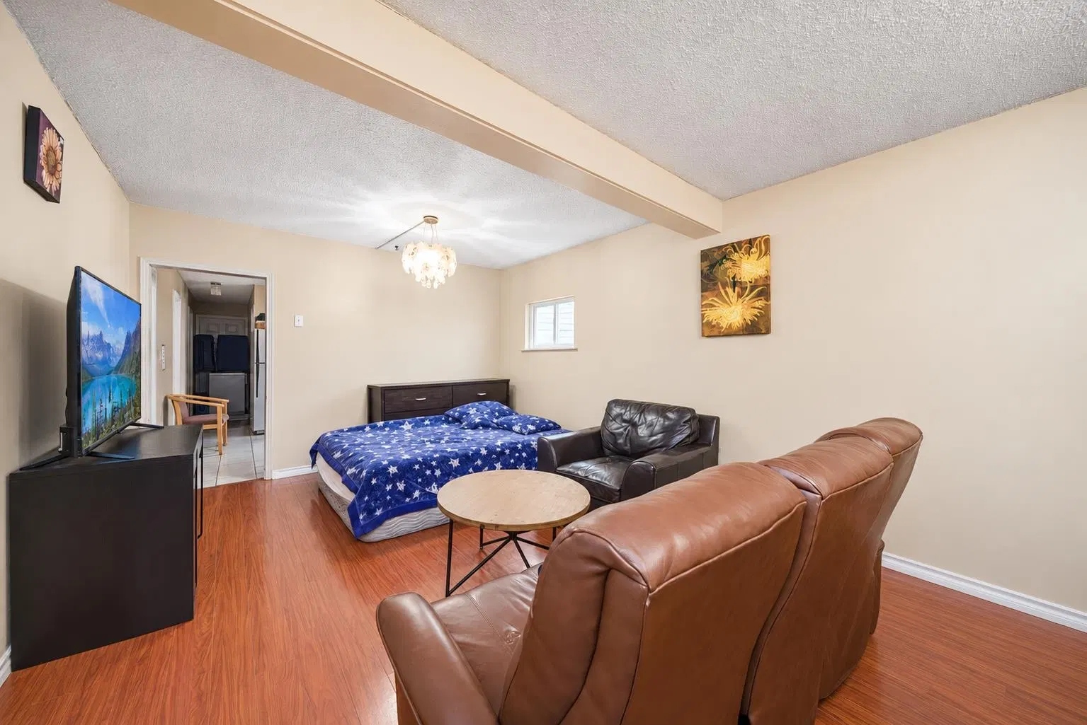 Photo 4 of 26 at 4940 Killarney Street