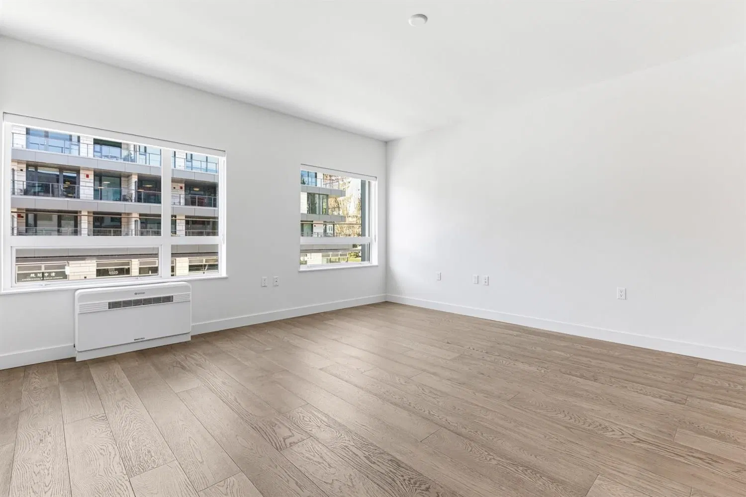 #203 – 3590 39th Avenue