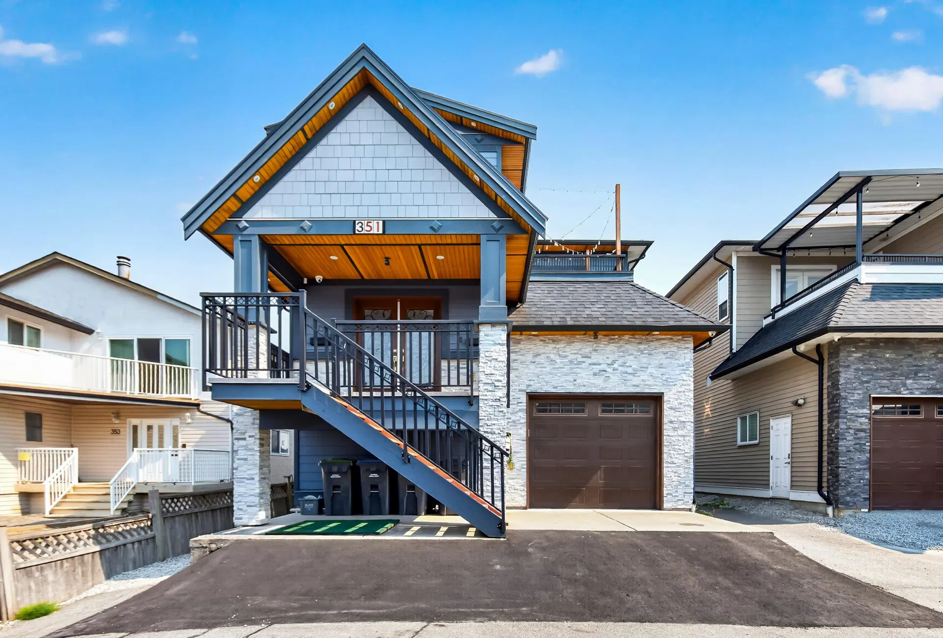 Photo 3 of 39 at 351 Pembina Street