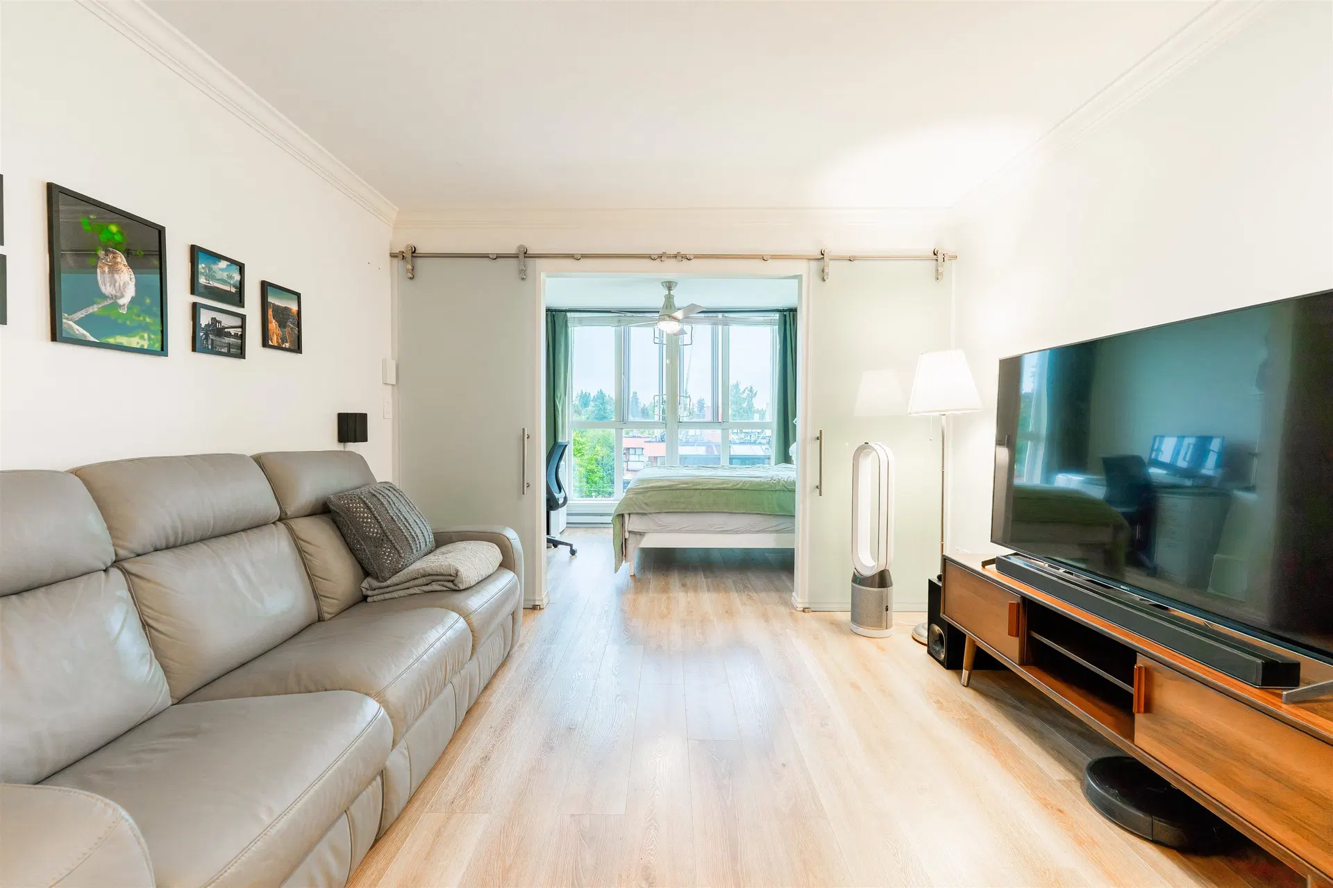 Photo 4 of 29 at #406 – 5629 Dunbar Street