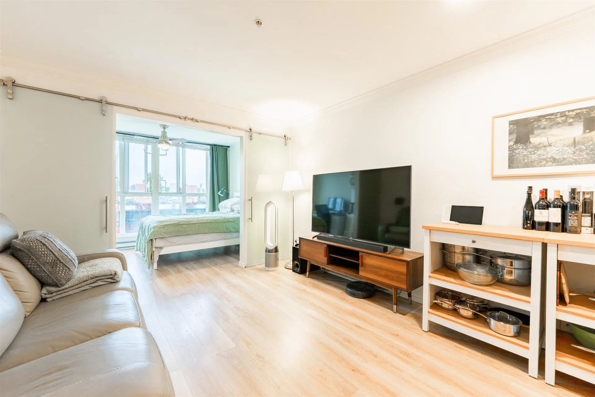 Photo 5 of 29 at #406 – 5629 Dunbar Street