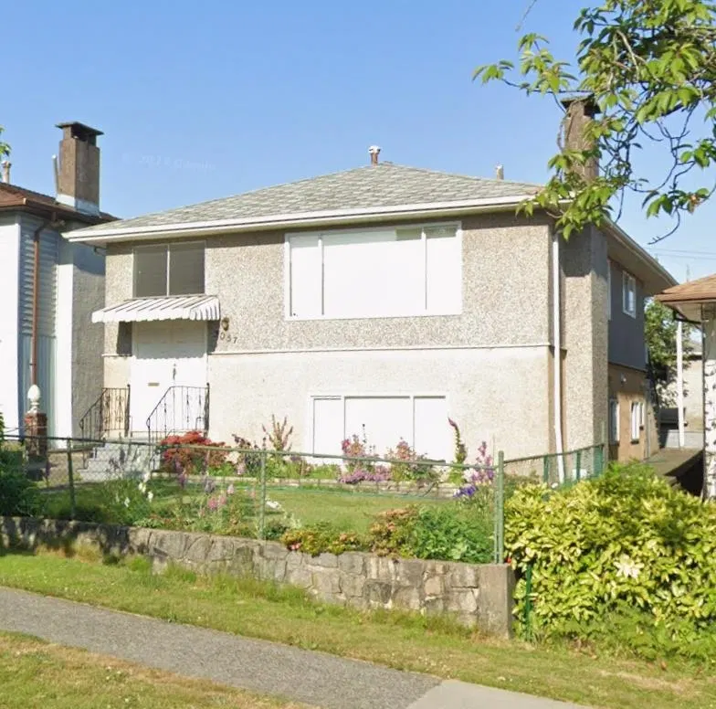 Photo 1 of 1 at 3057 Rupert Street