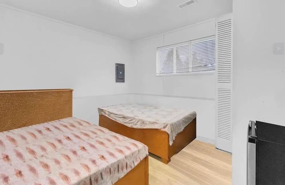 Photo 5 of 5 at 9892 130 Street