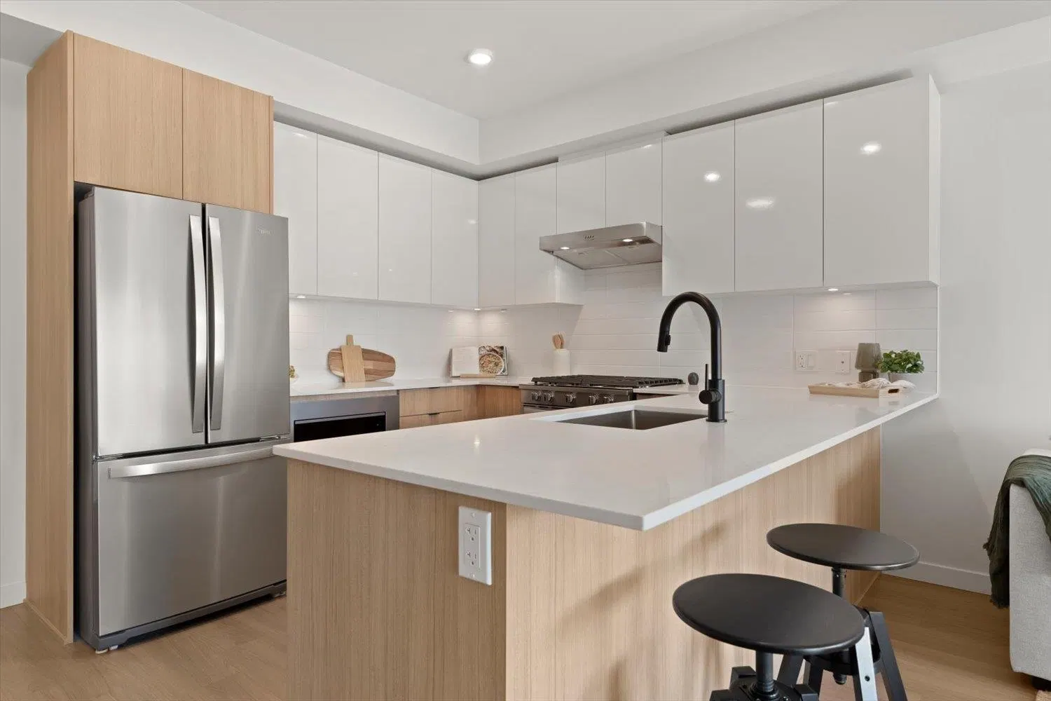 #207 – 2277 Hawthorne Avenue