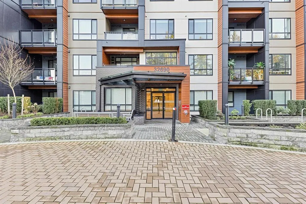 Photo 1 of 17 at #107 – 32690 14 Avenue