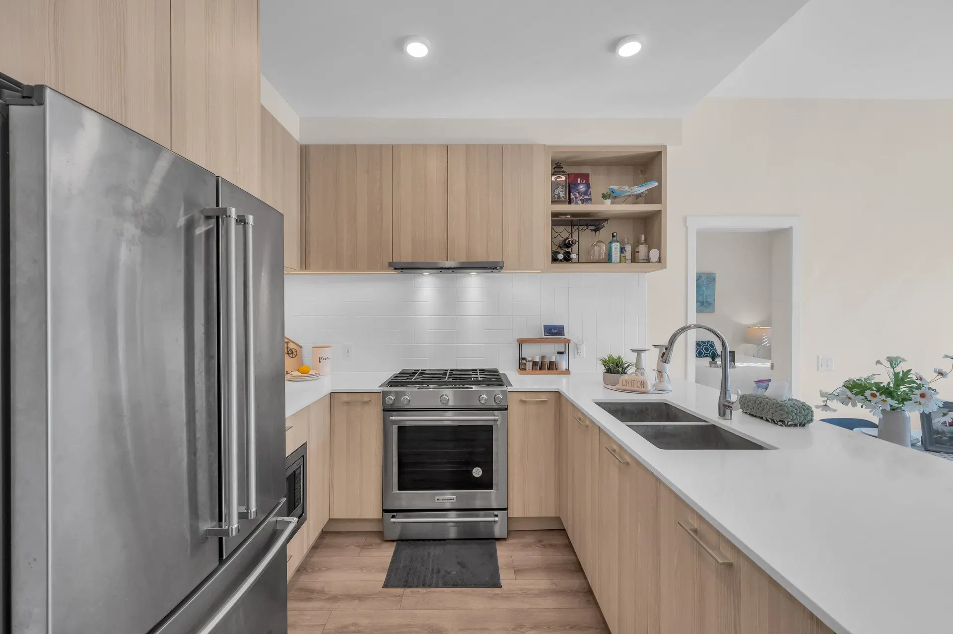 Photo 3 of 27 at #402 – 721 Anskar Court