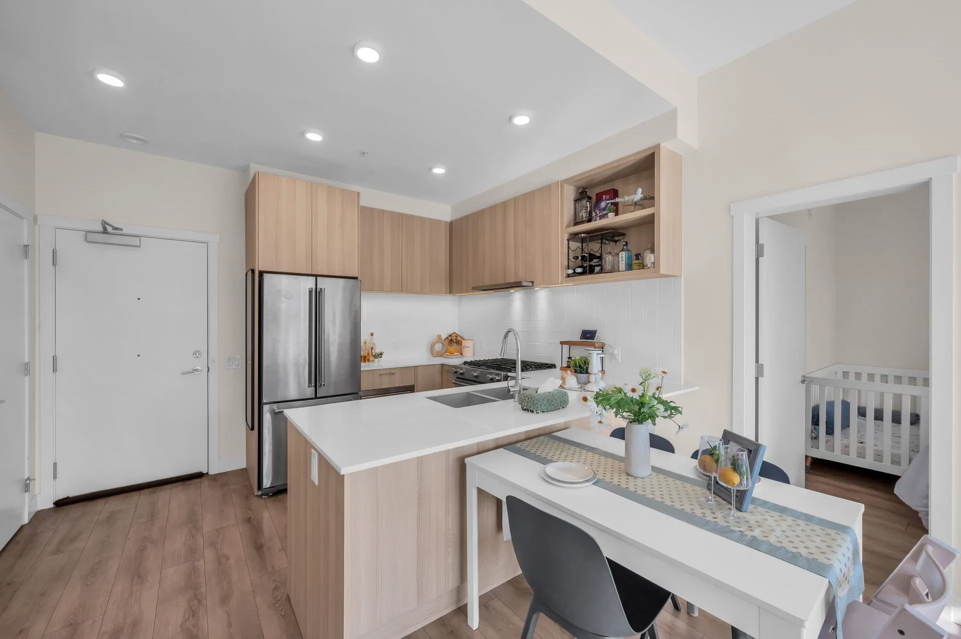 Photo 4 of 27 at #402 – 721 Anskar Court