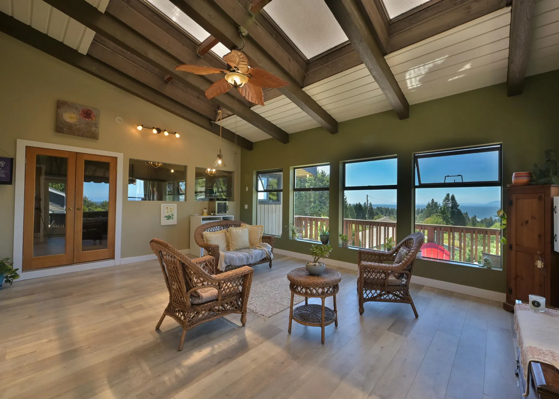 Photo 4 of 36 at 5125 Salal Road