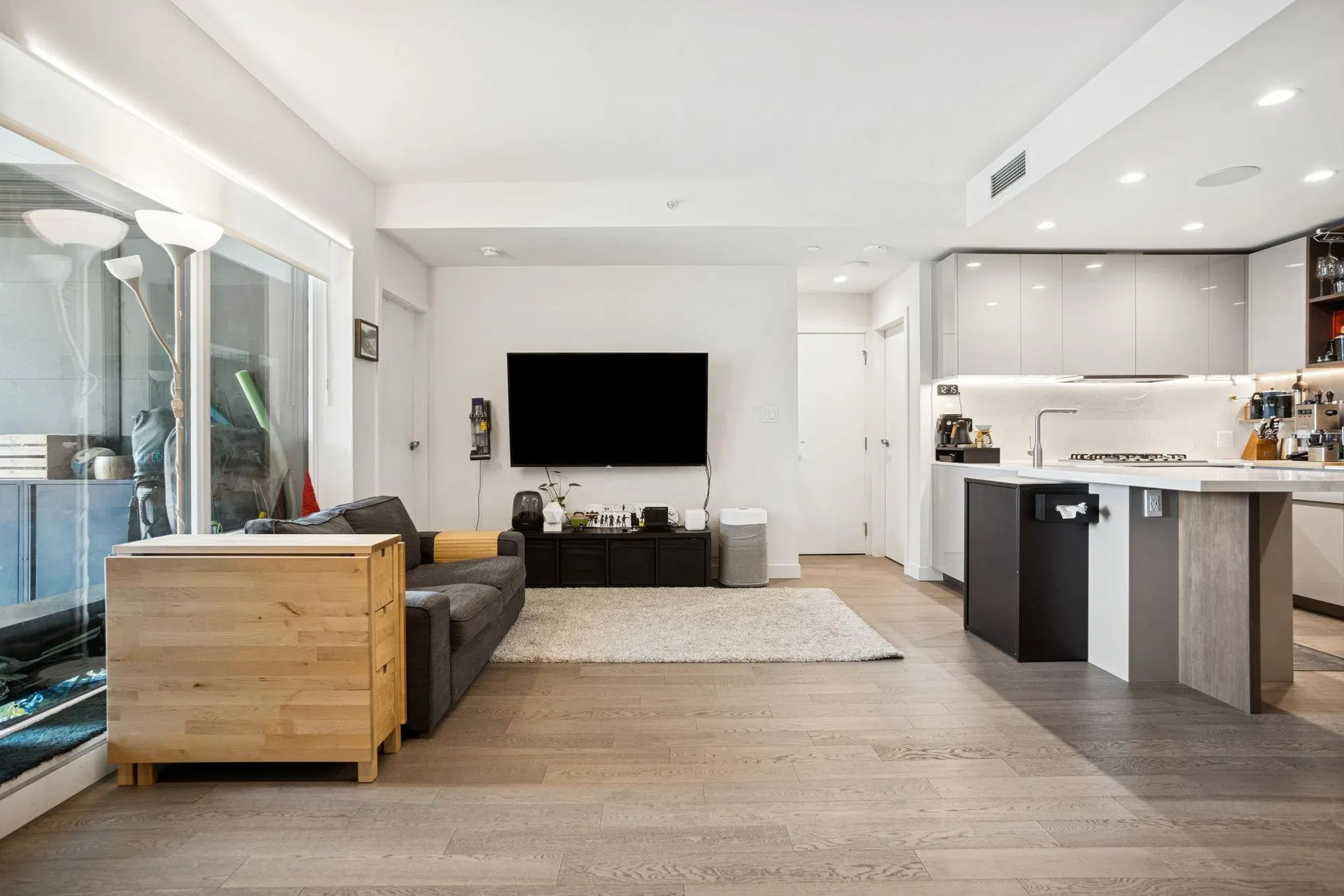 Photo 5 of 39 at #413 – 6811 Pearson Way