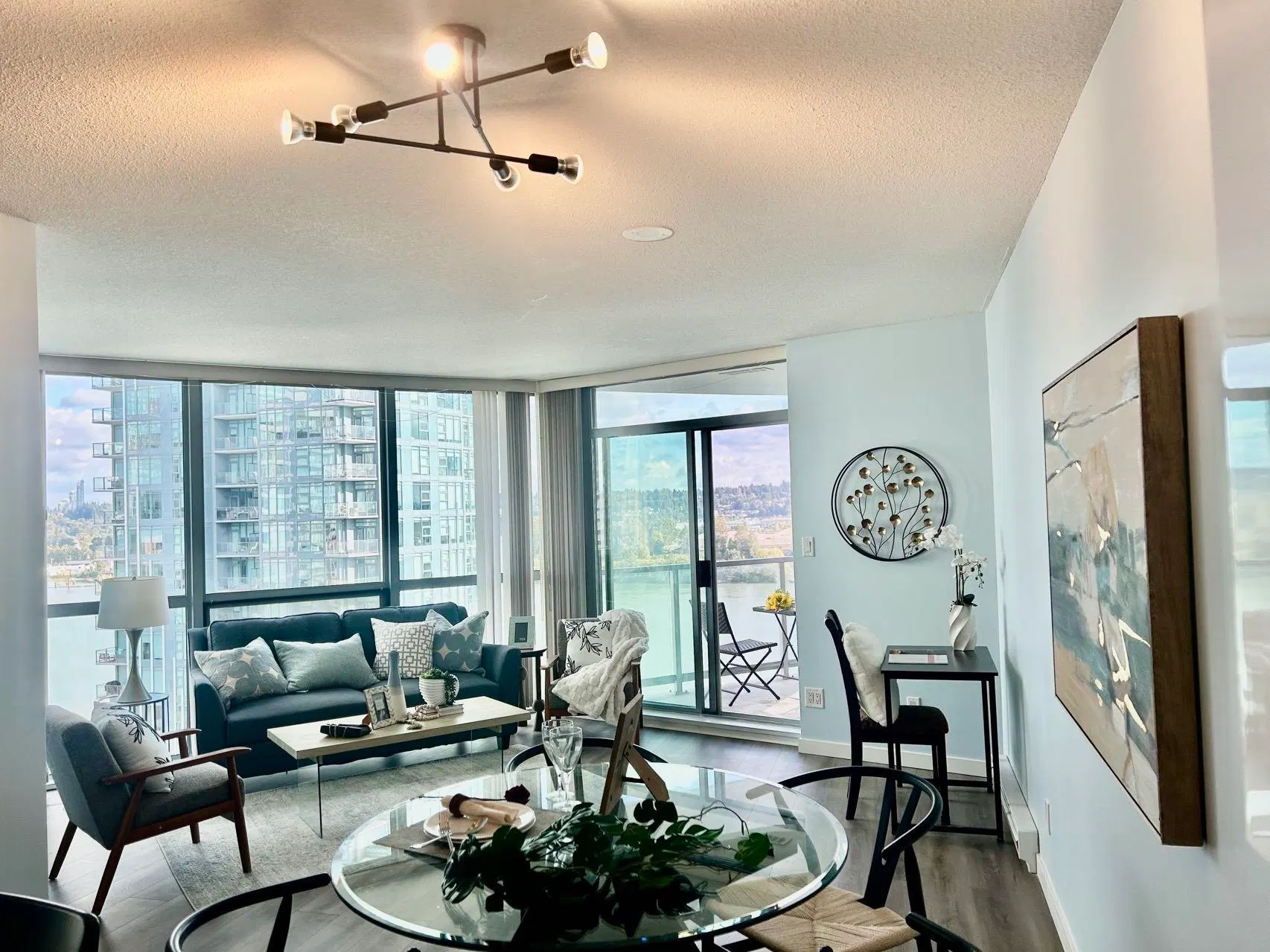 Photo 4 of 20 at #1508 – 14 Begbie Street