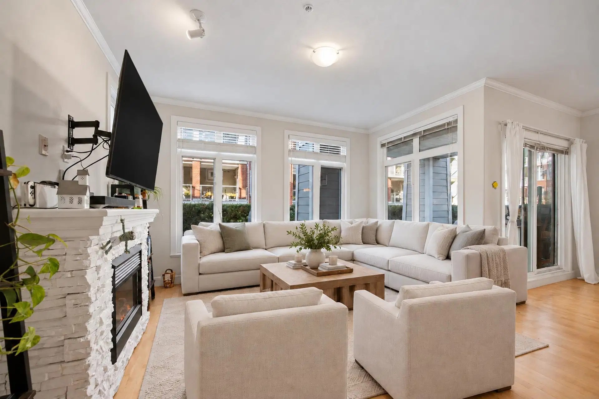 #107 – 4211 Bayview Street