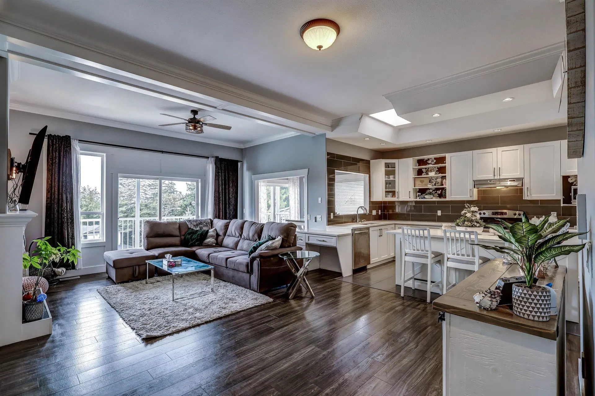 Photo 5 of 23 at 8222 Nechako Drive