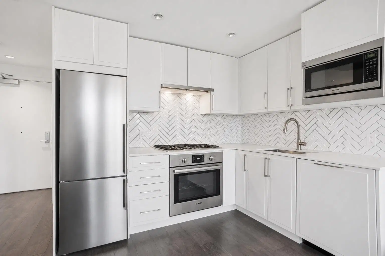 #507 – 2435 Kingsway