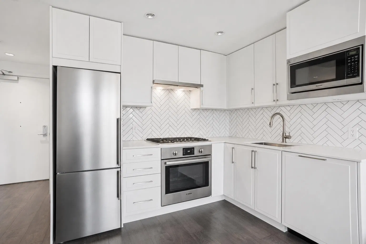 #507 – 2435 Kingsway