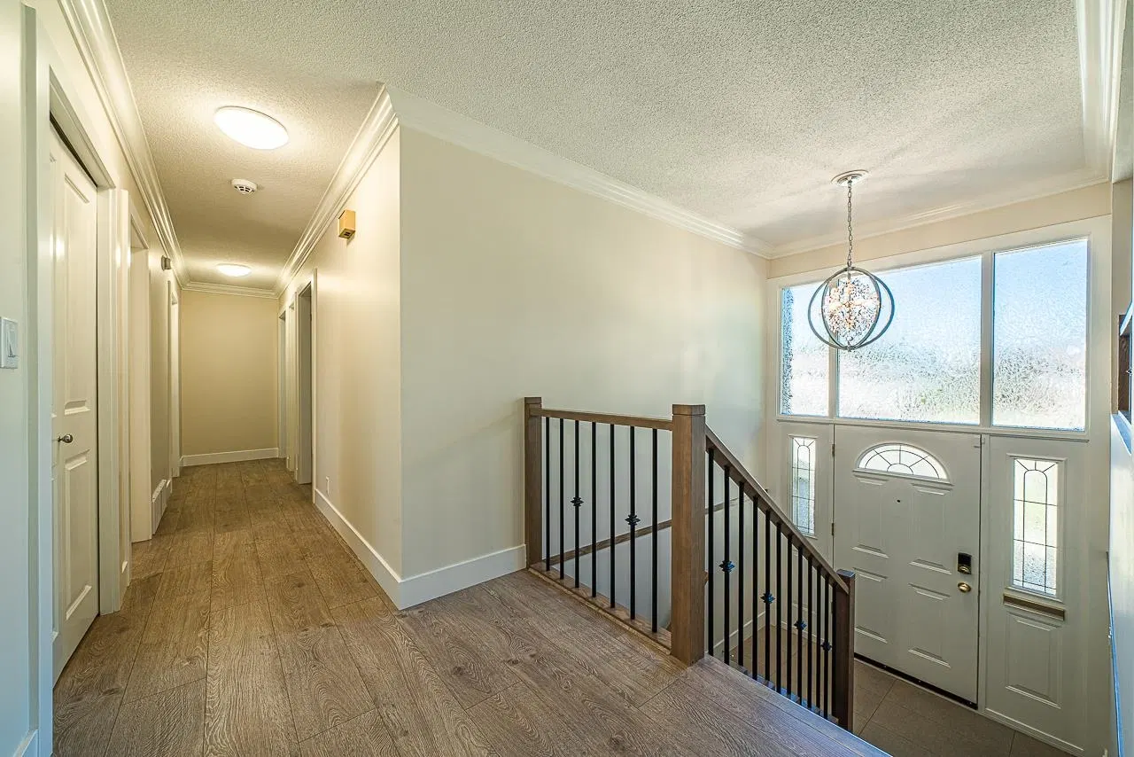 Photo 5 of 36 at 14654 106 Avenue