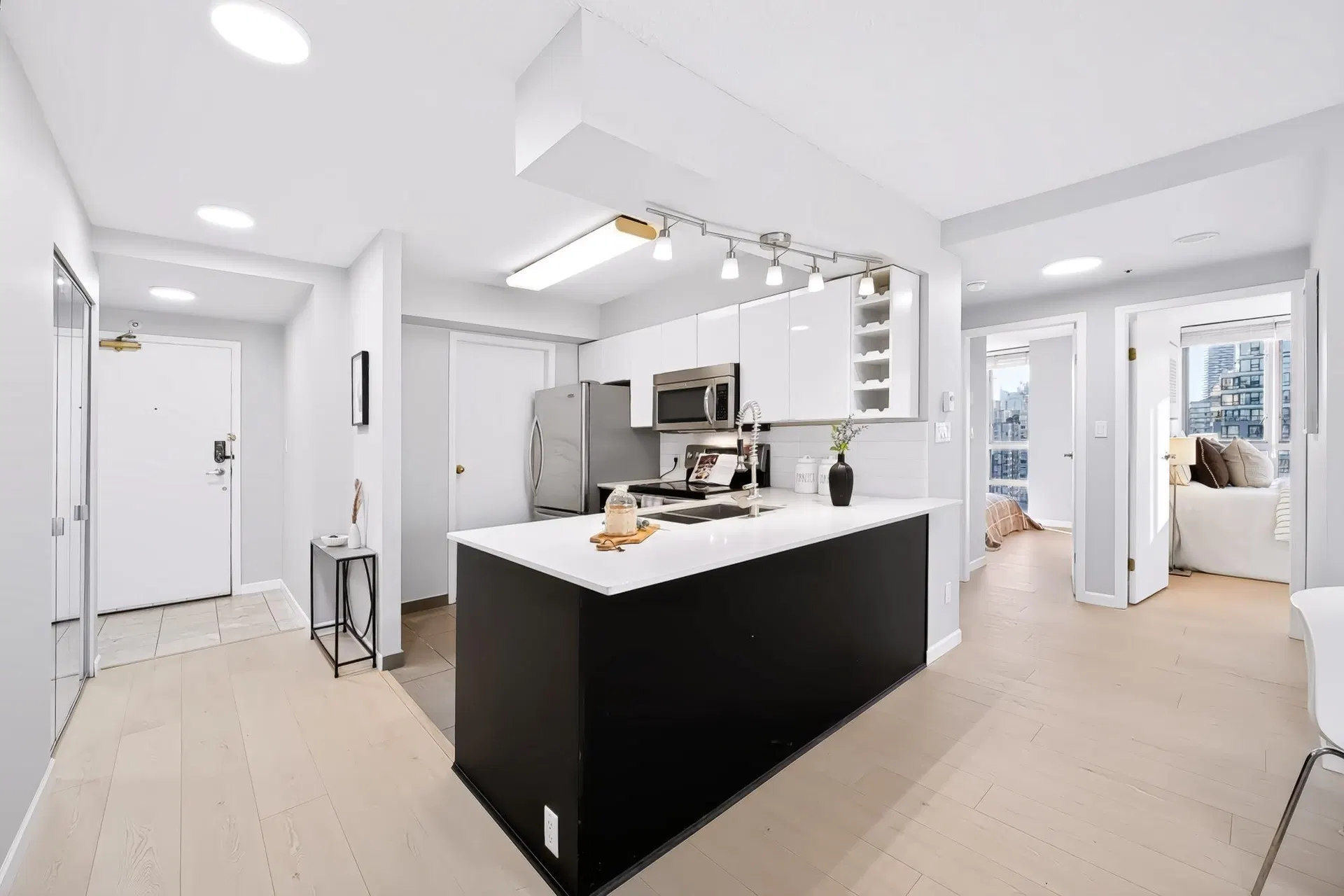 Photo 5 of 24 at #2506 – 950 Cambie Street
