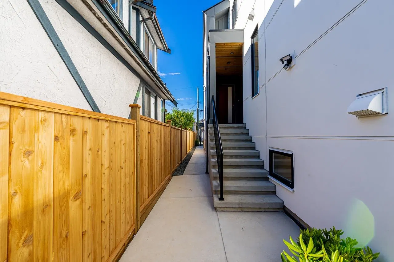 Photo 2 of 34 at #3 – 1845 E 51st Avenue