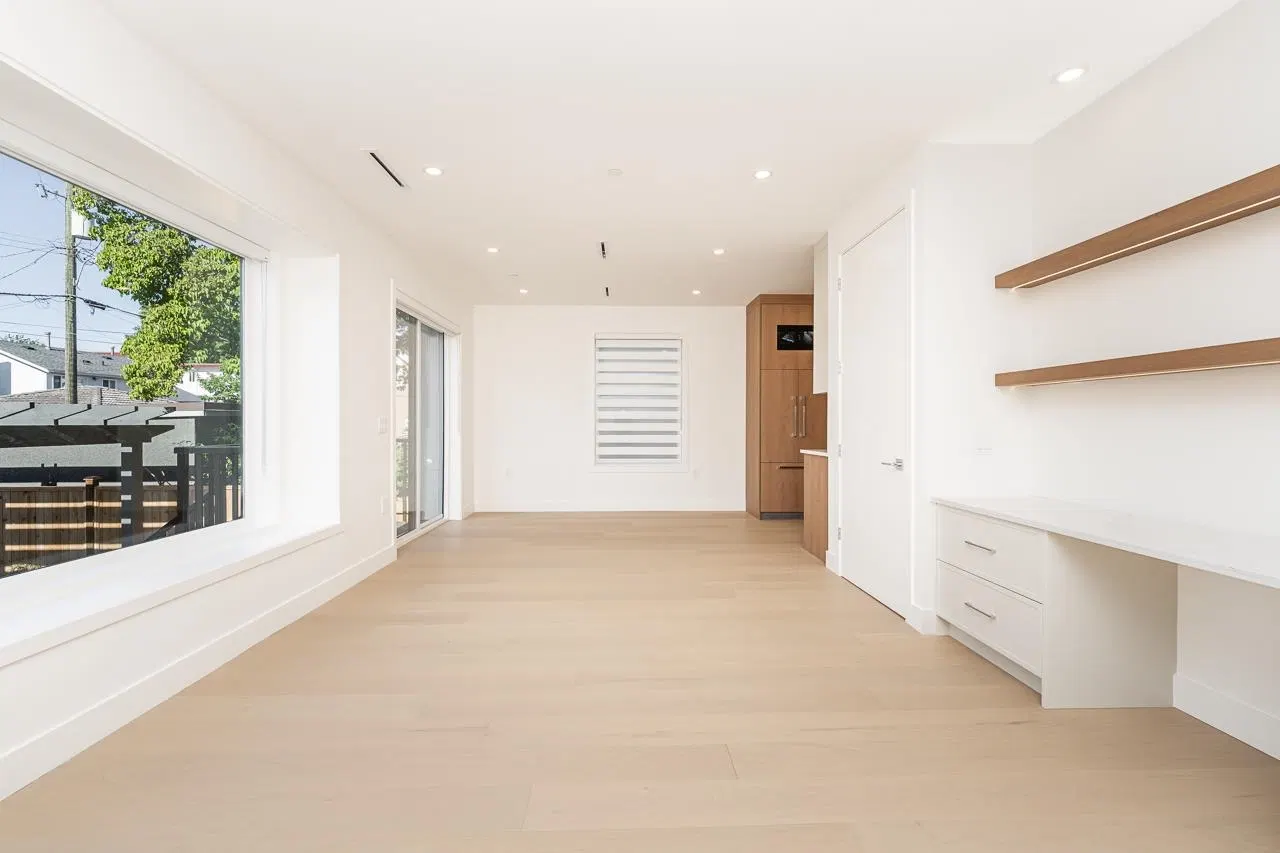 Photo 5 of 34 at #3 – 1845 E 51st Avenue