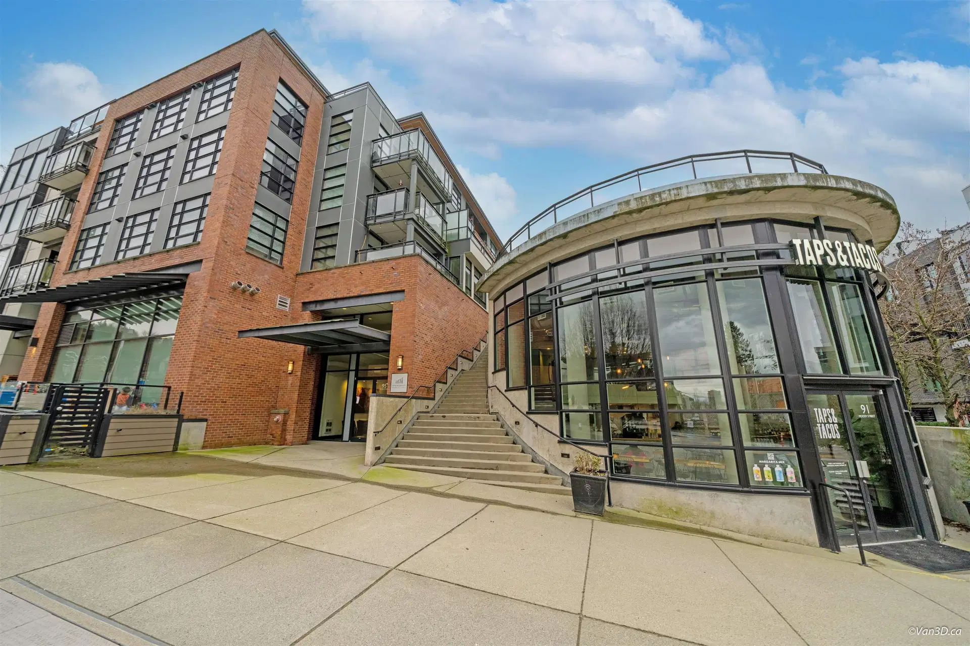 #613 – 95 Moody Street
