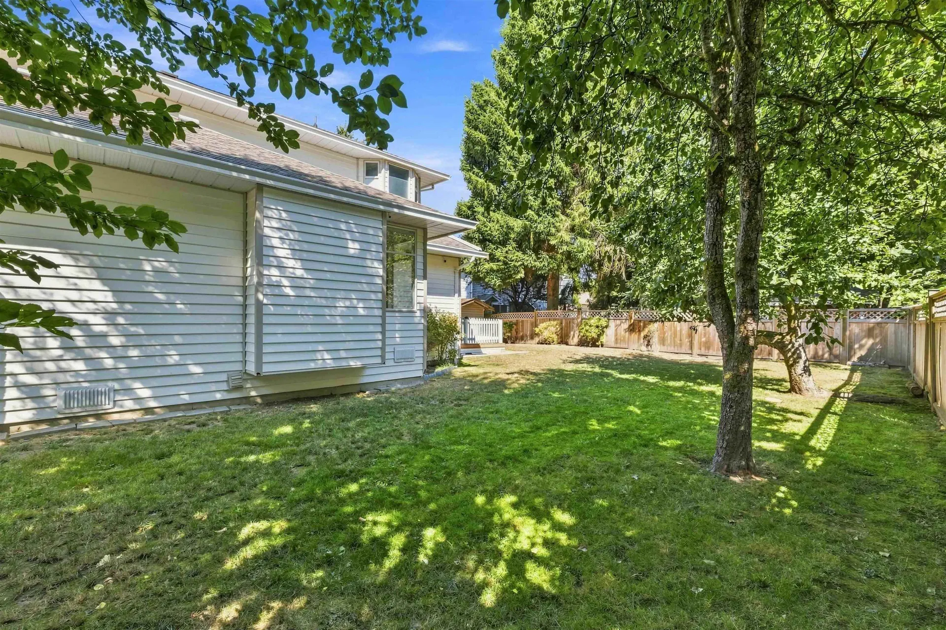 Photo 3 of 40 at 10220 146 Street