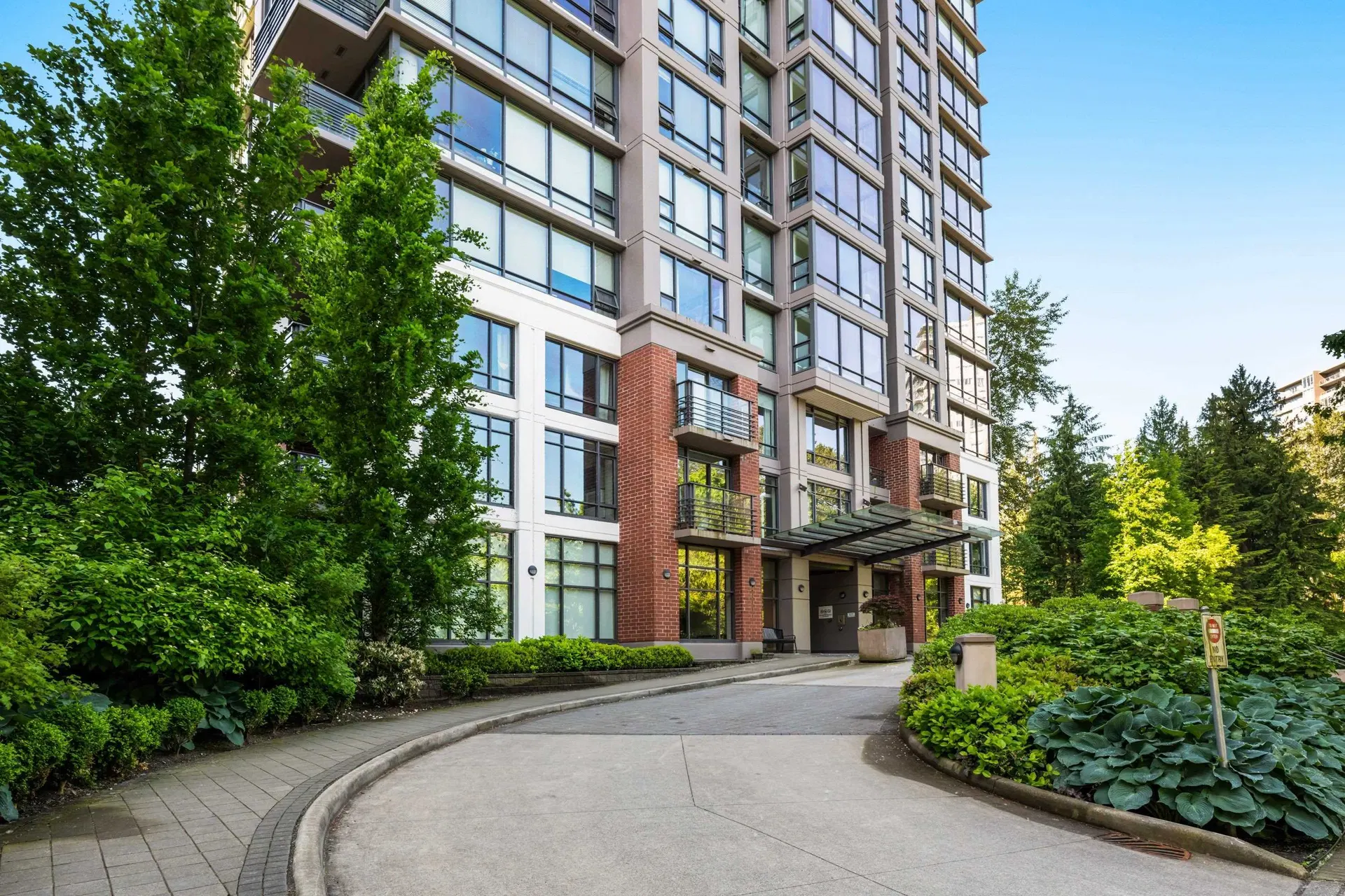 #1707 – 301 Capilano Road