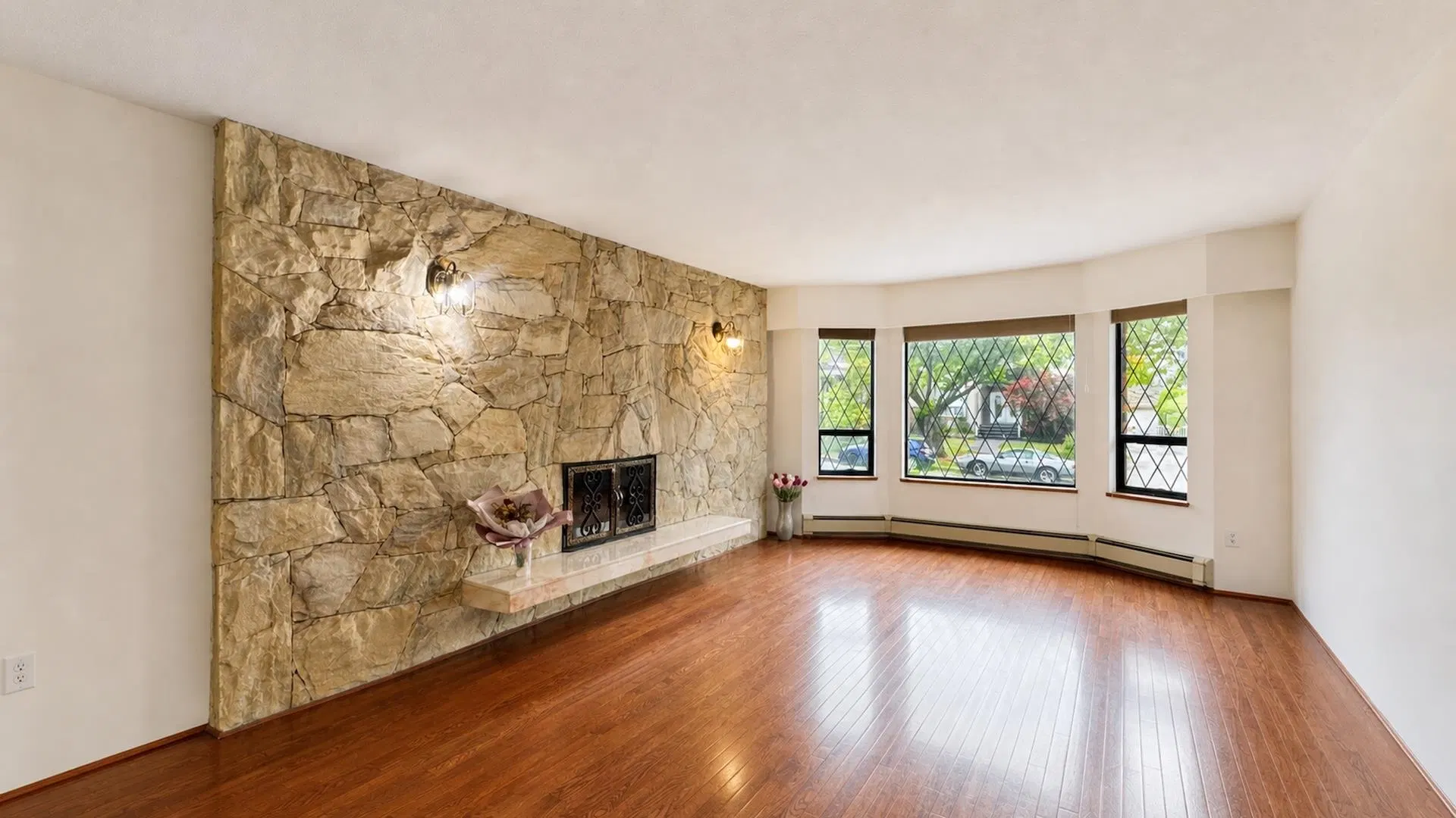 Photo 5 of 40 at 6658 Randolph Avenue