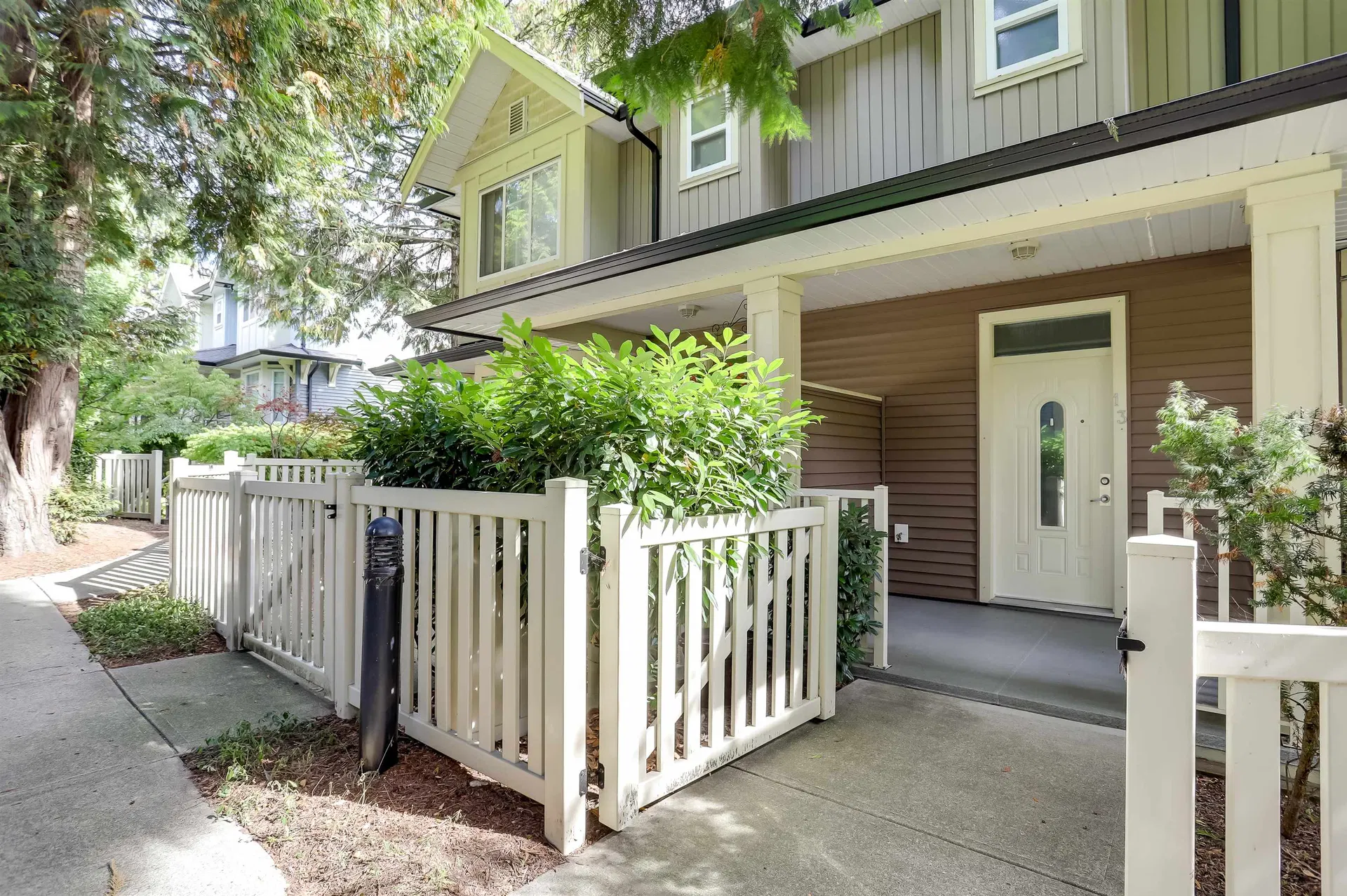 Photo 2 of 30 at #13 – 6575 192 Street