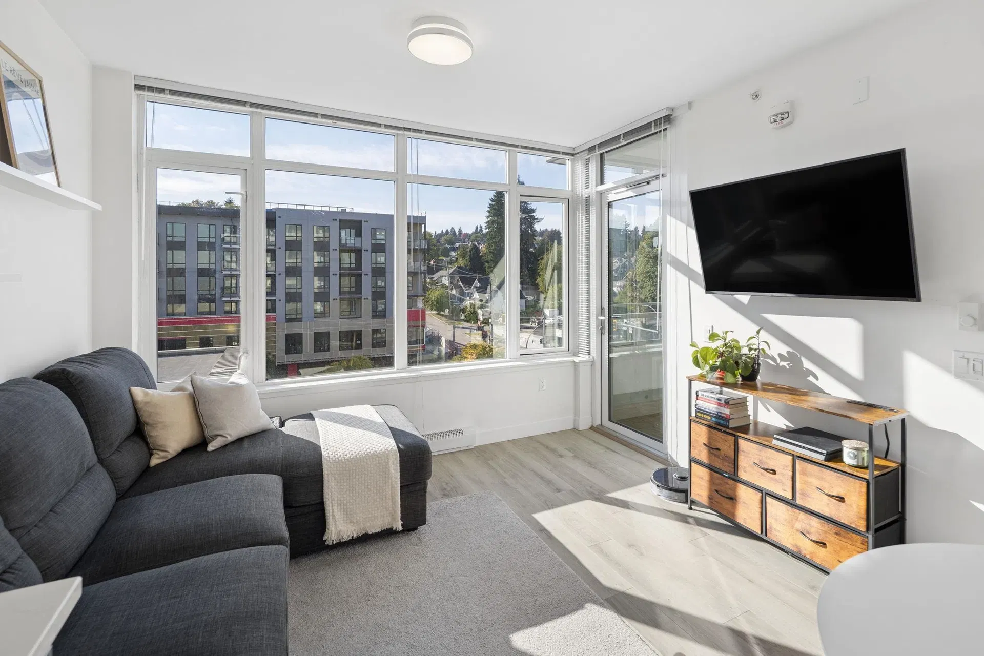 Photo 3 of 40 at #602 – 200 Nelson's Crescent