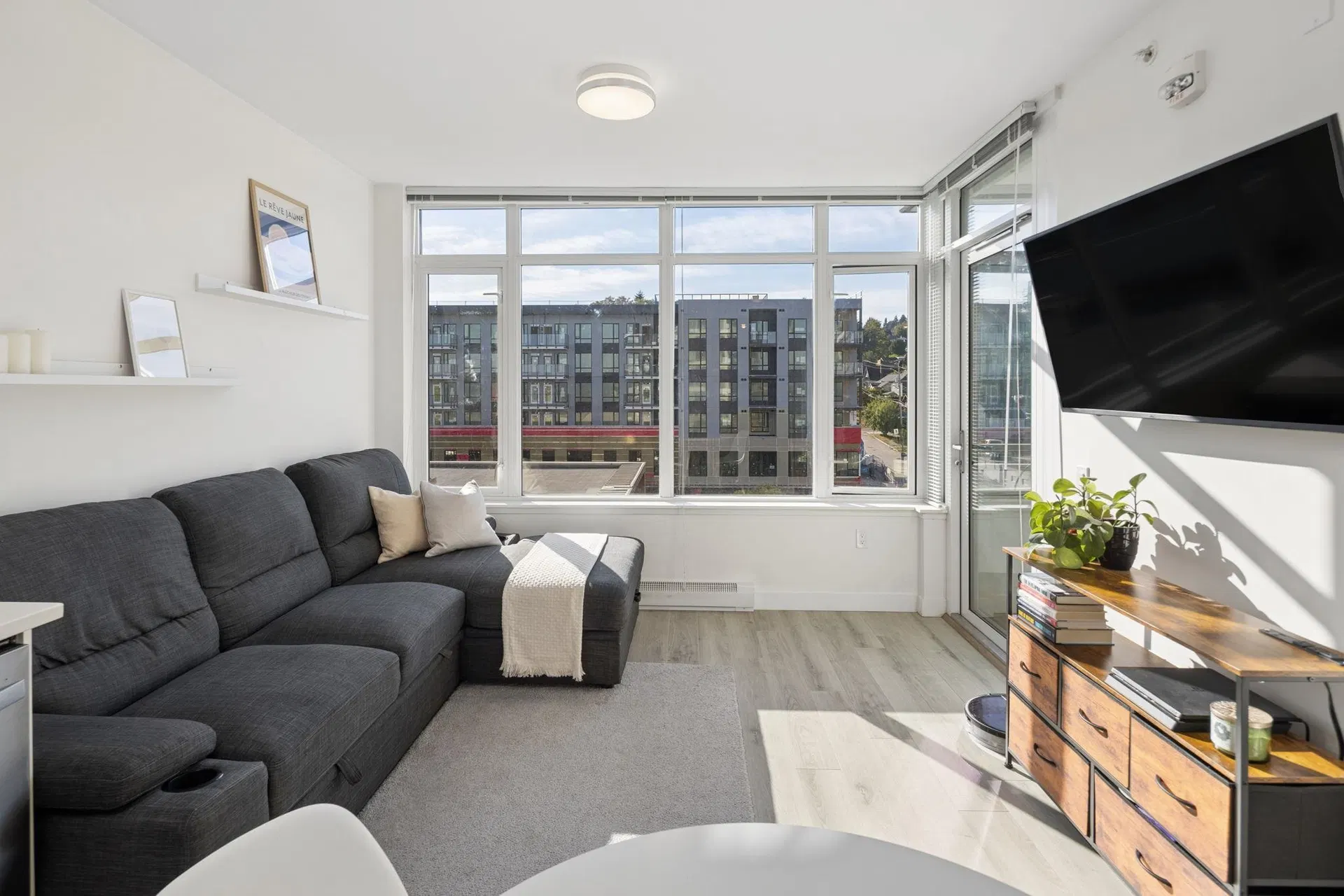Photo 4 of 40 at #602 – 200 Nelson's Crescent