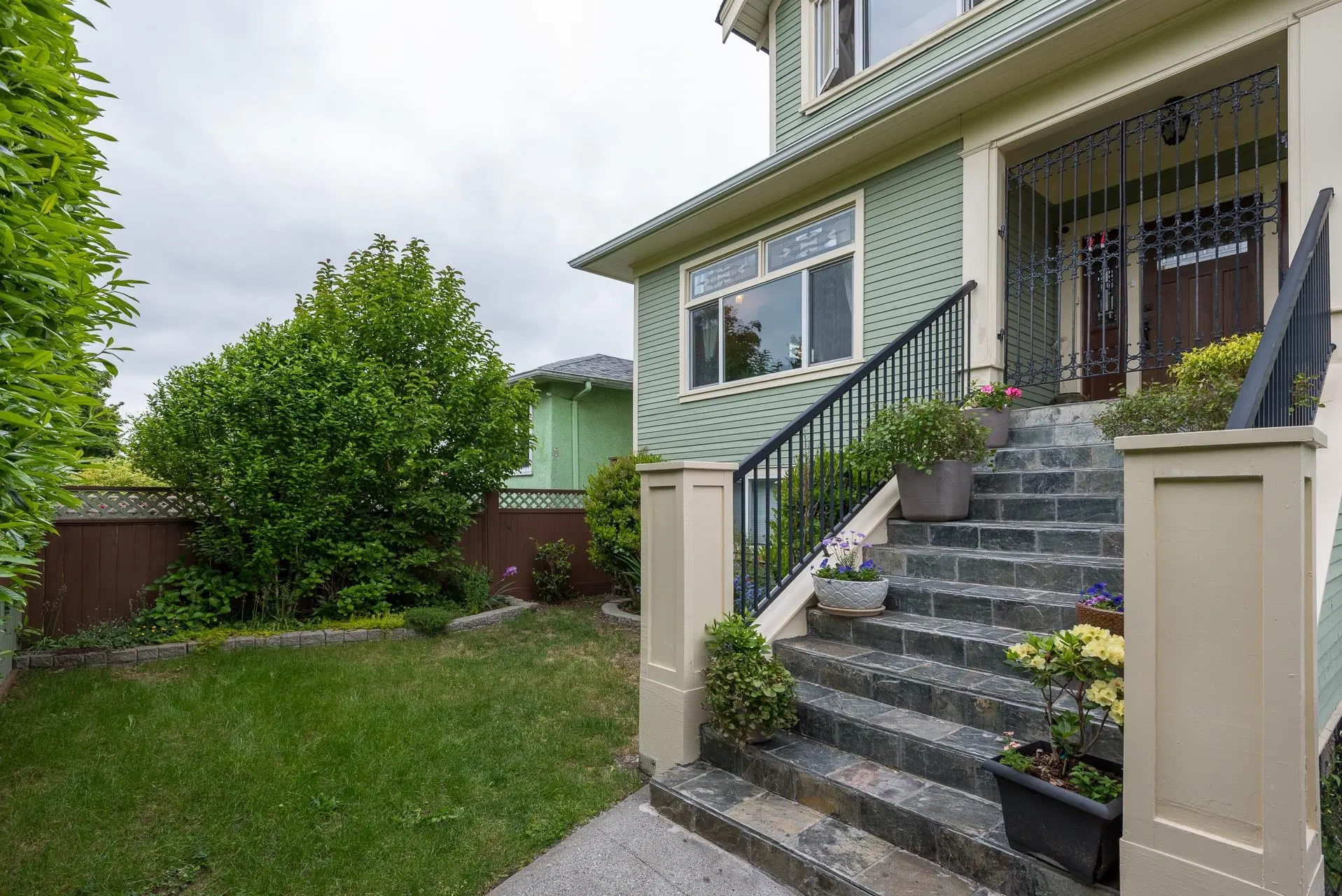 Photo 3 of 35 at 341 E 58th Avenue