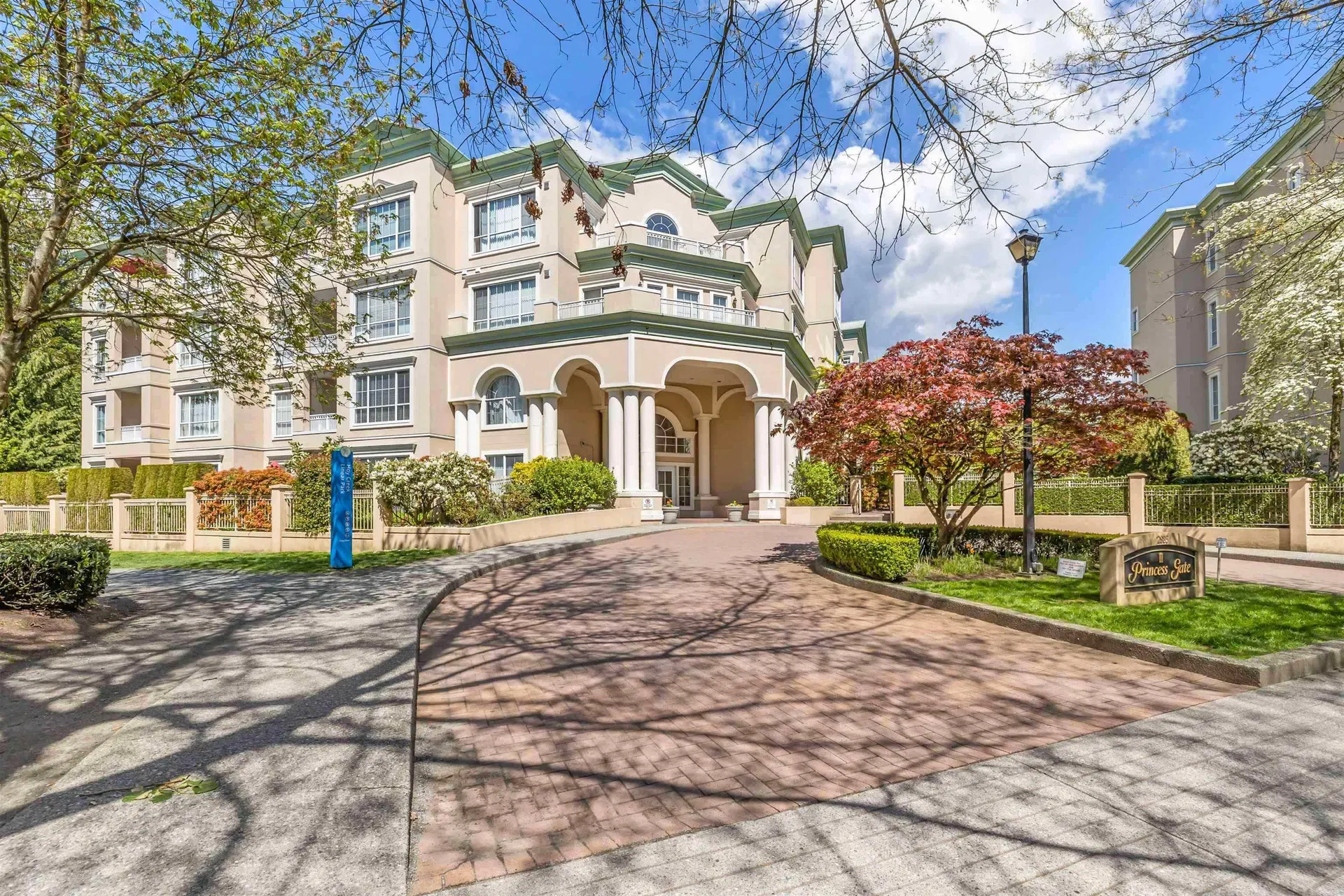 #307 – 2985 Princess Crescent