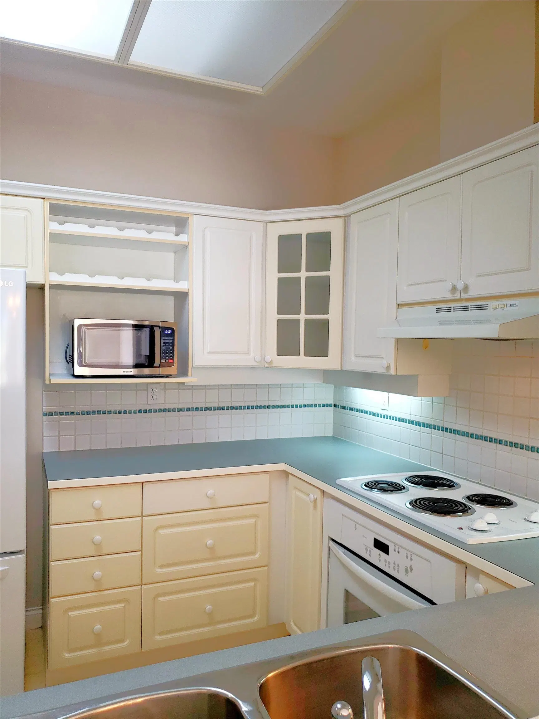 Photo 5 of 39 at #307 – 2985 Princess Crescent
