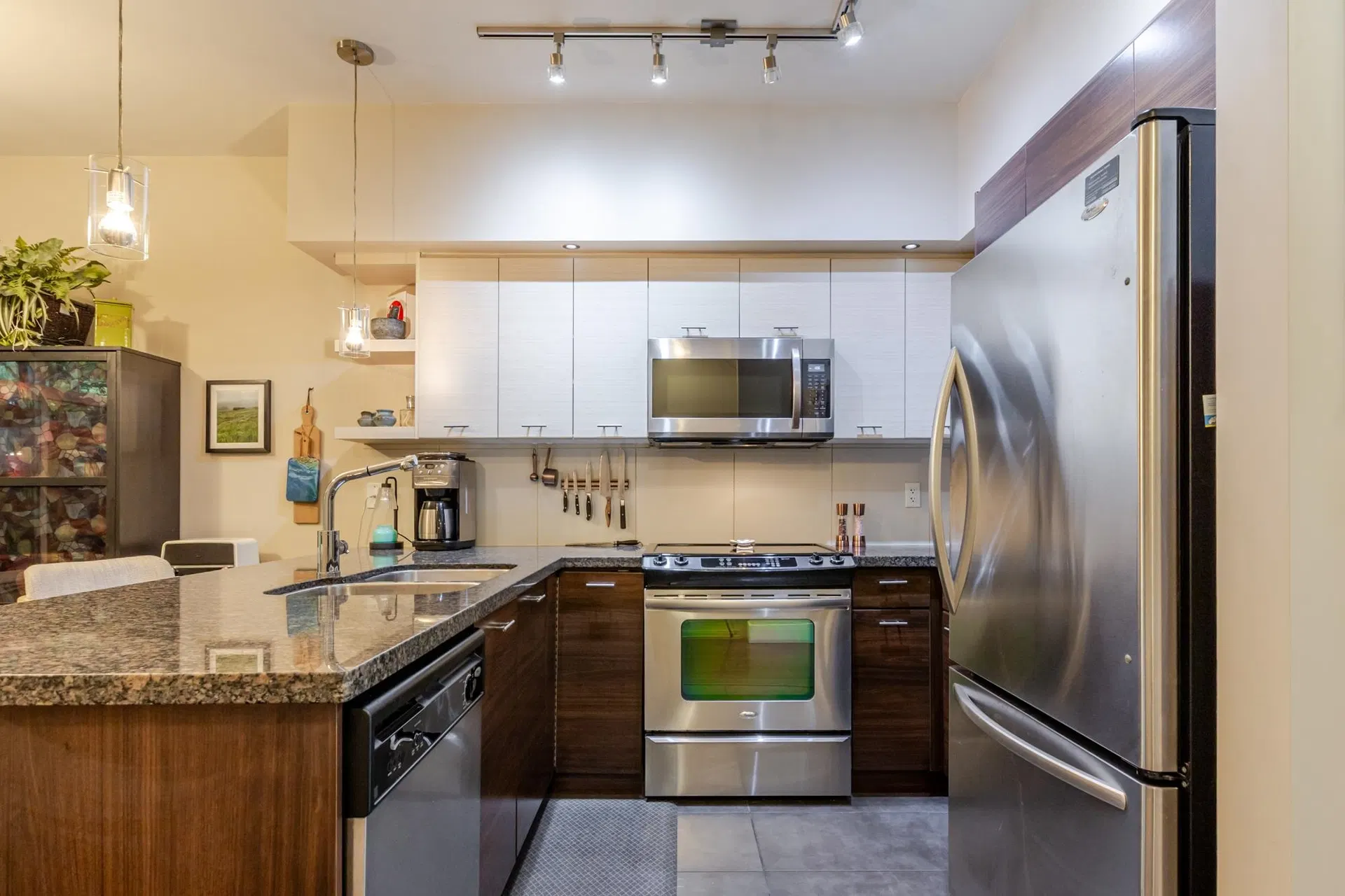 Photo 4 of 39 at #33 – 6299 144 Street