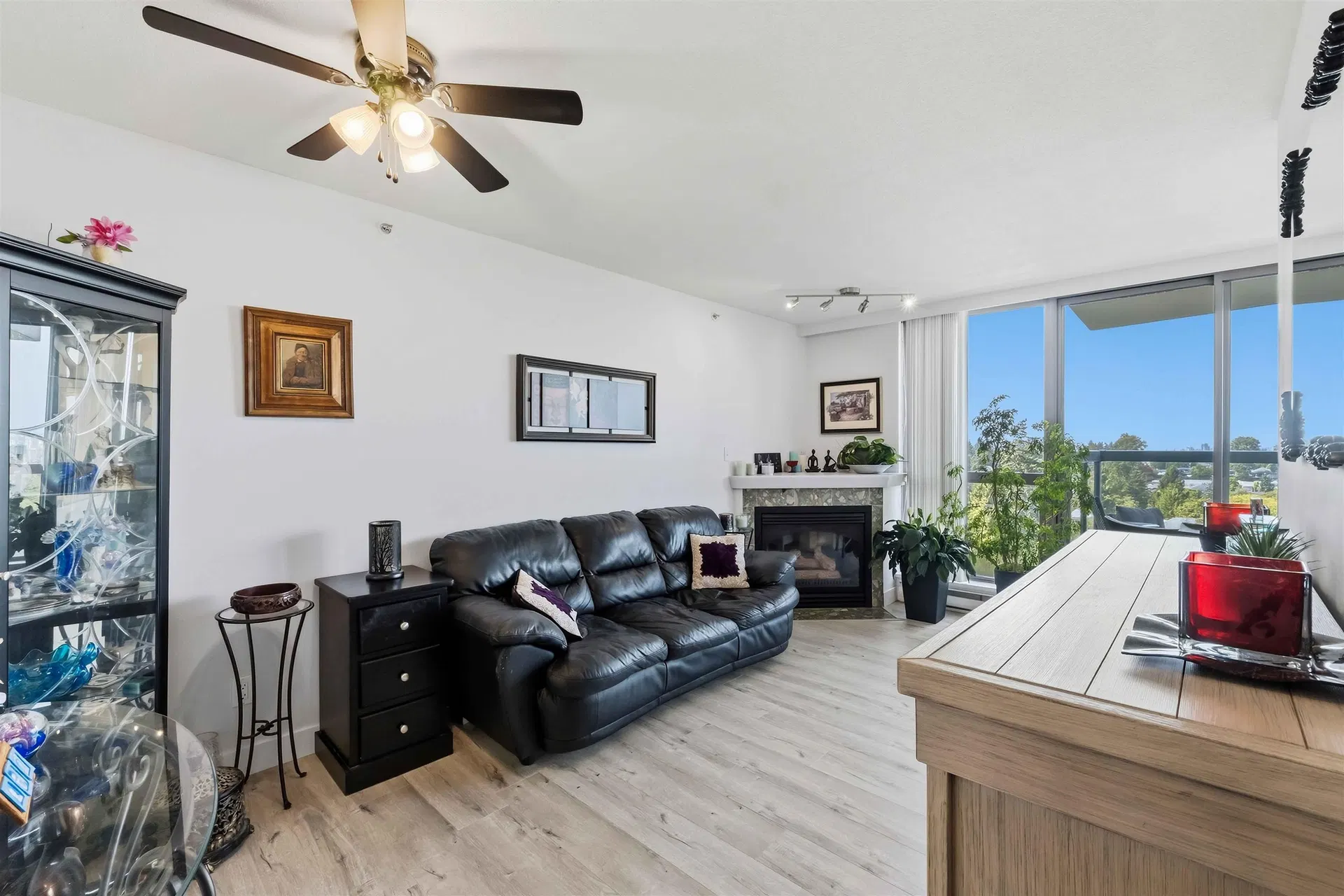 Photo 5 of 23 at #1104 – 10899 University Drive