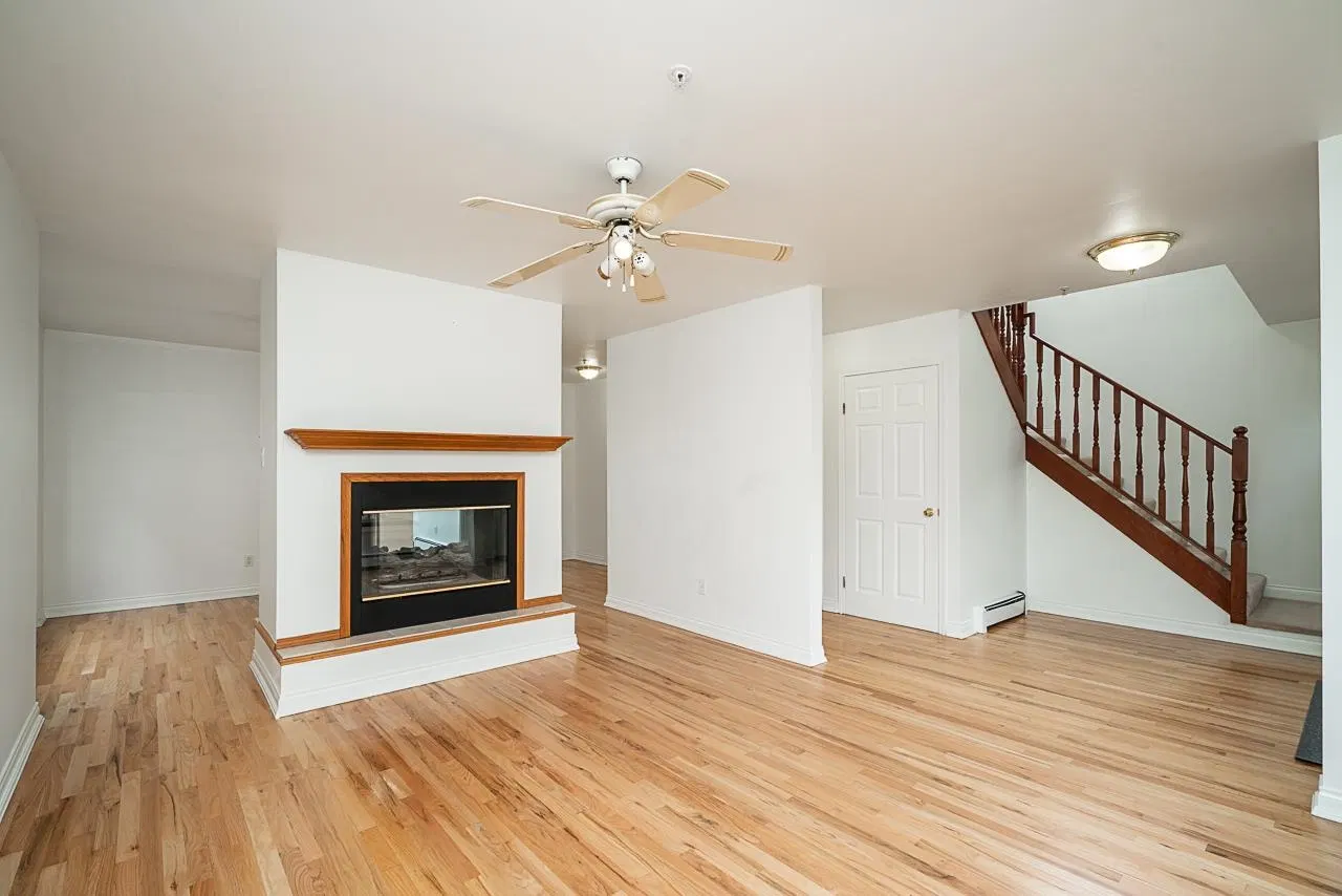 Photo 5 of 40 at 2948 Grant Street