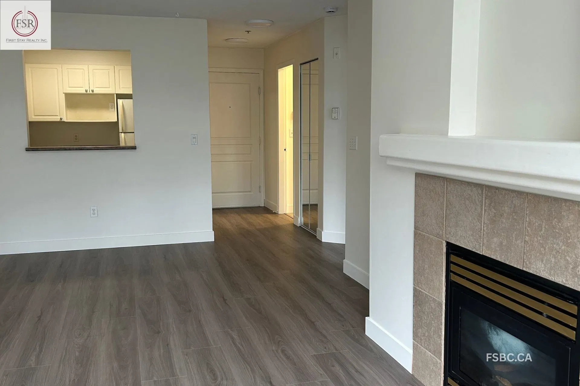 Photo 4 of 27 at 9979 140 St