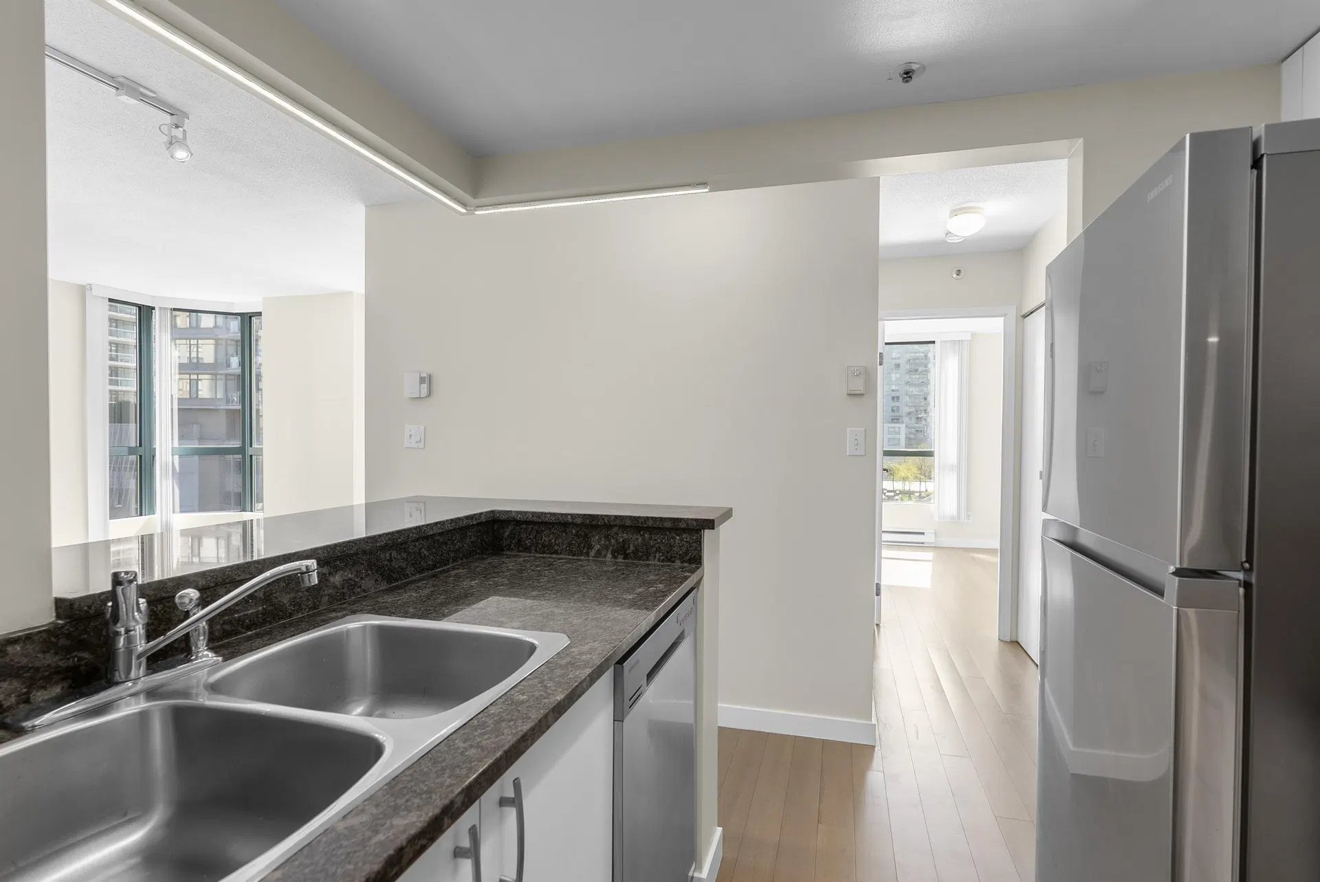 Photo 4 of 26 at #607 – 55 Tenth Street