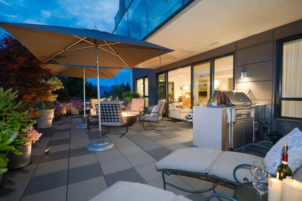 Photo 1 of 36 at #302 – 4427 Cambie Street