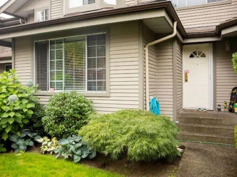 #103 – 2880 Panorama Drive