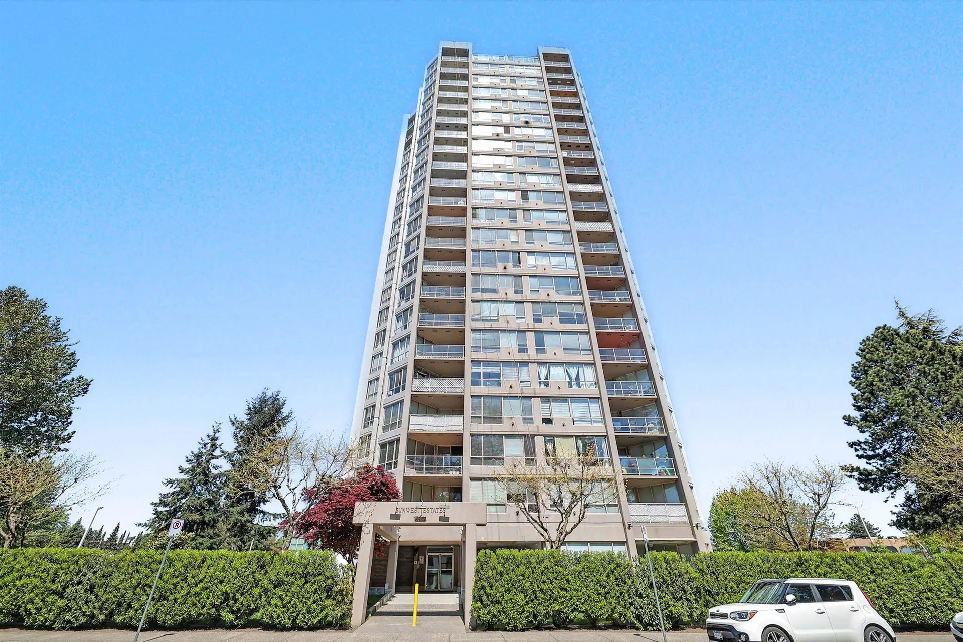Photo 1 of 27 at #1701 – 14881 103a Avenue