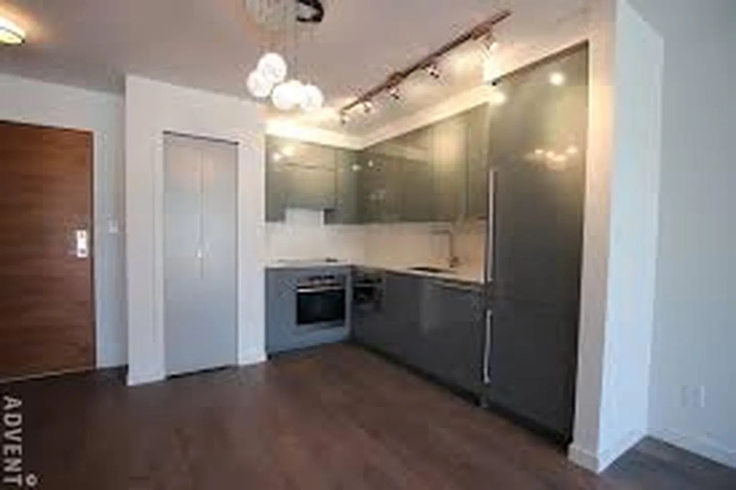 Photo 3 of 28 at #810 – 161 W Georgia Street