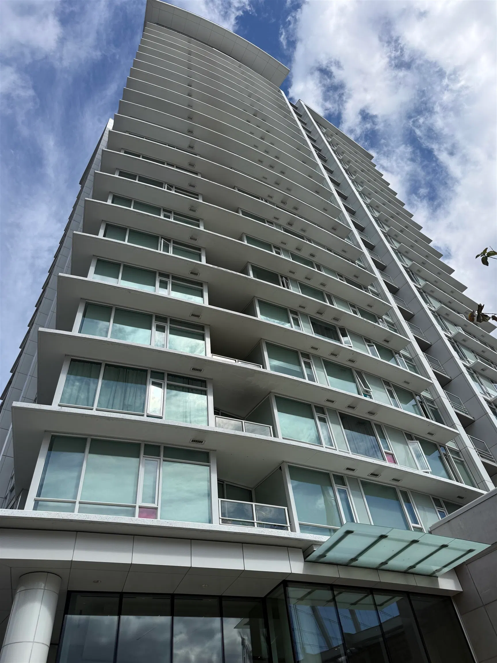 Photo 4 of 28 at #810 – 161 W Georgia Street