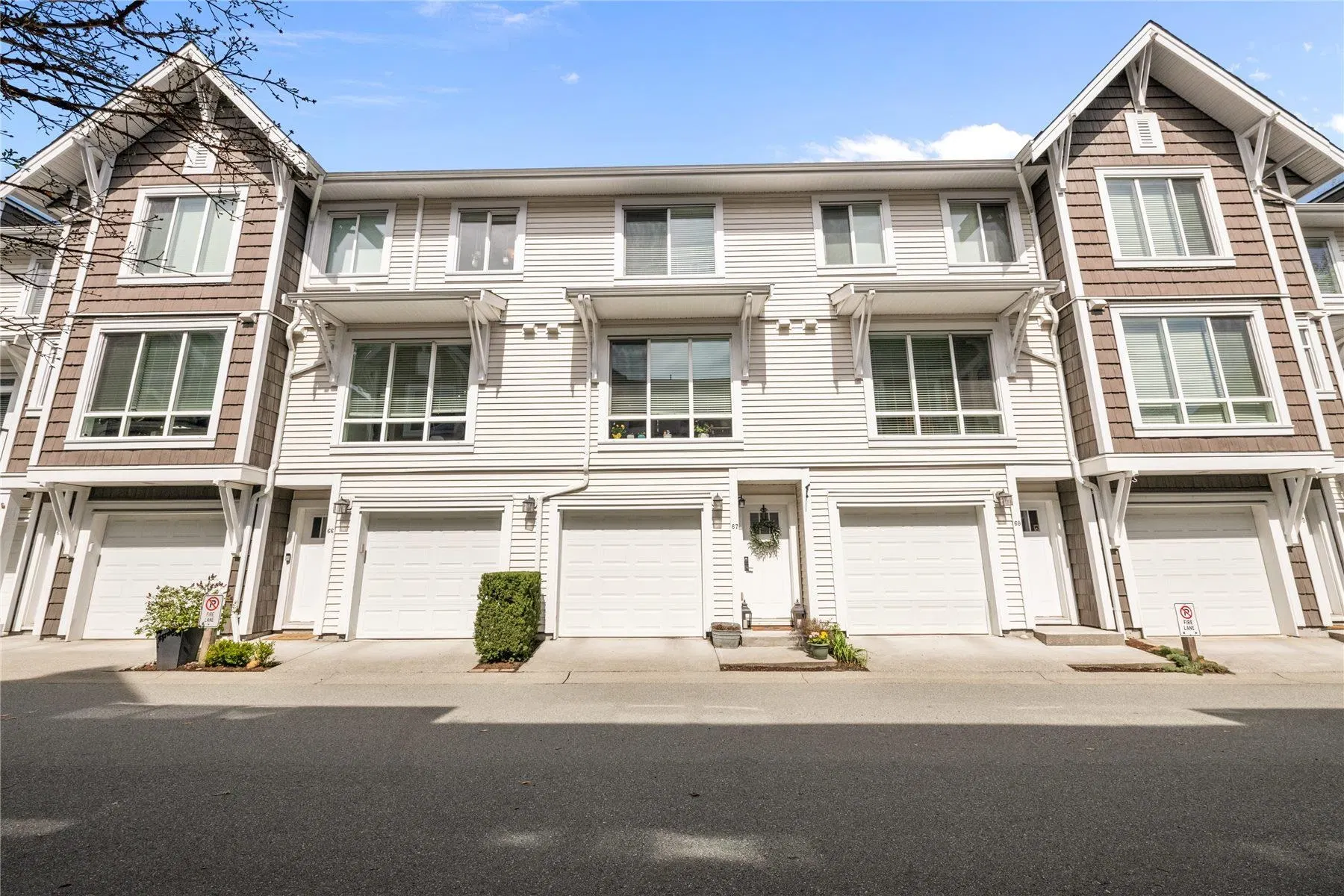 Photo 1 of 25 at #67 – 3039 156 Street