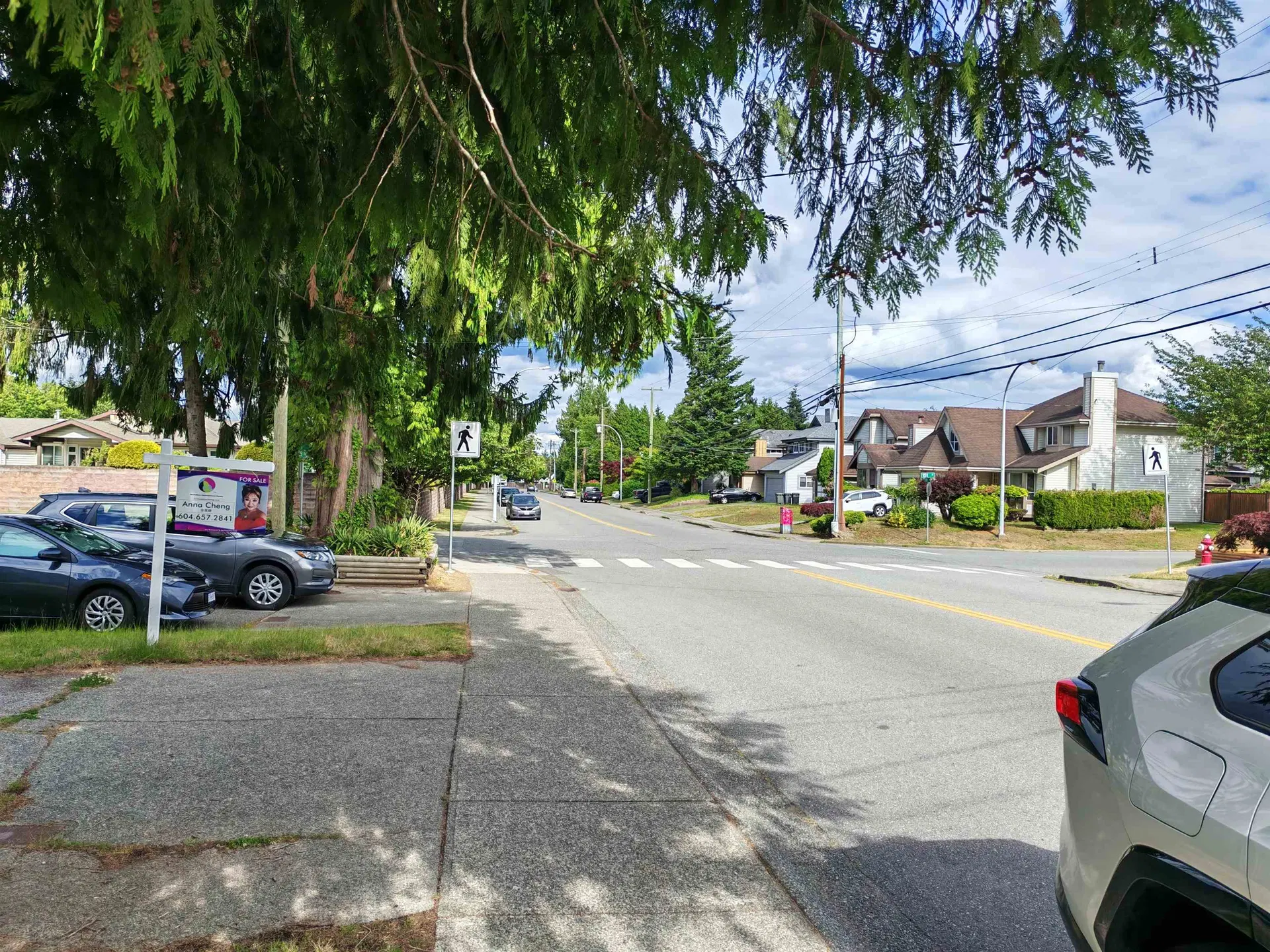 Photo 3 of 12 at 15077 98 Avenue