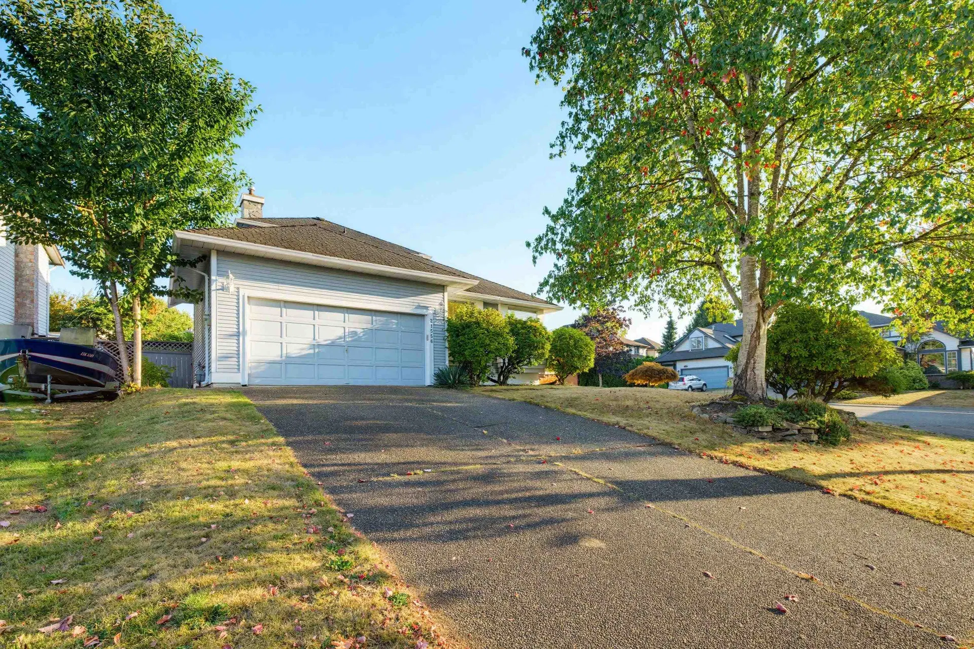 Photo 3 of 40 at 21556 86a Crescent