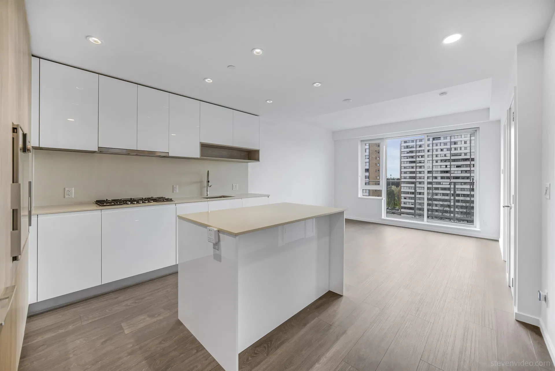 Photo 2 of 13 at #834 – 6300 Minoru Boulevard